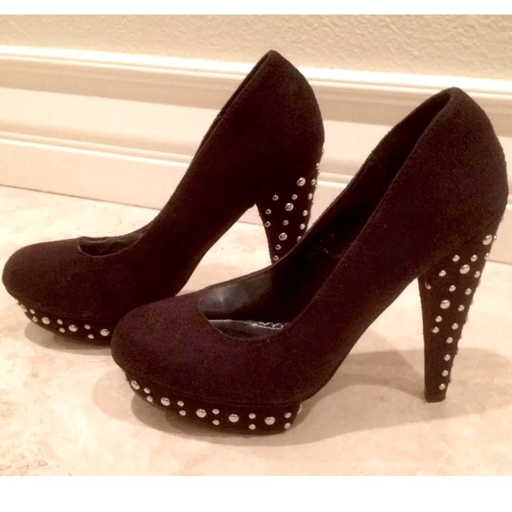 NEW GOMAX Soft Black Suede Silver Studded Heels 7M
